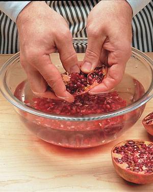 How to Remove Pomegranate Seeds